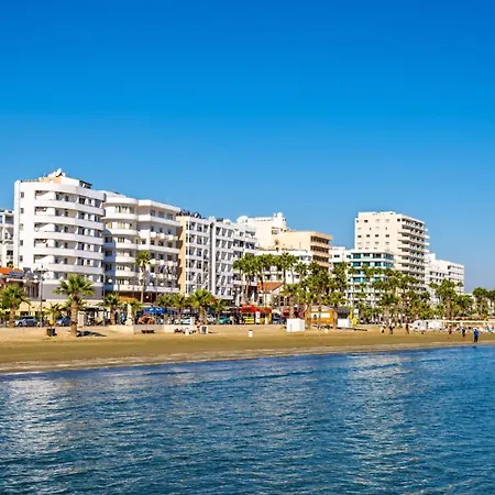 Flora Beachfront Finikoudes * Larnaca