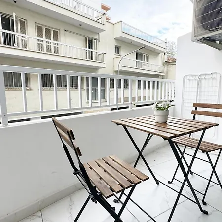 Flora Beachfront Finikoudes Lägenhet