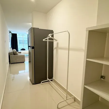 Flora Beachfront Finikoudes Apartman