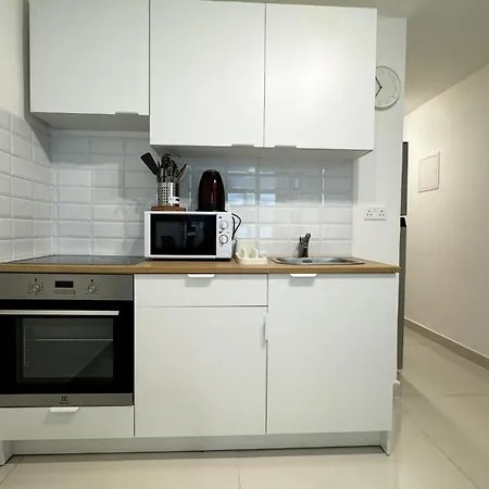 Apartman Flora Beachfront Finikoudes Lárnaka